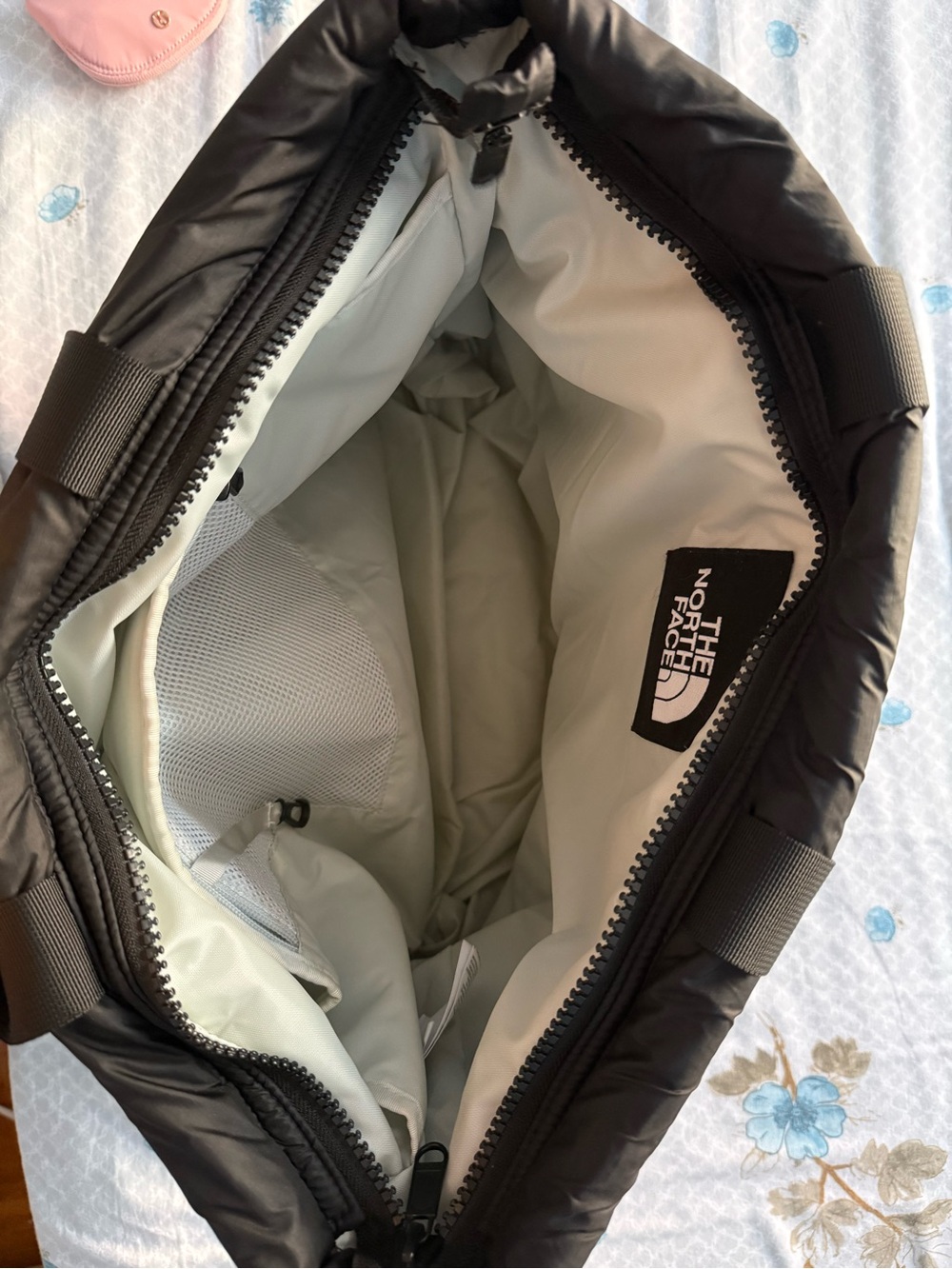 The North Face Black Quilted-Top Tote with Logo - Picture 4 of 6